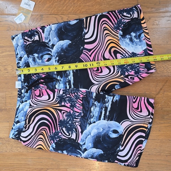 THEREABOUTS BRAND BOYS MULTI COLORED SWIM TRUNKS BOARD SHORTS SIZE XL 18/20 - Picture 8 of 15